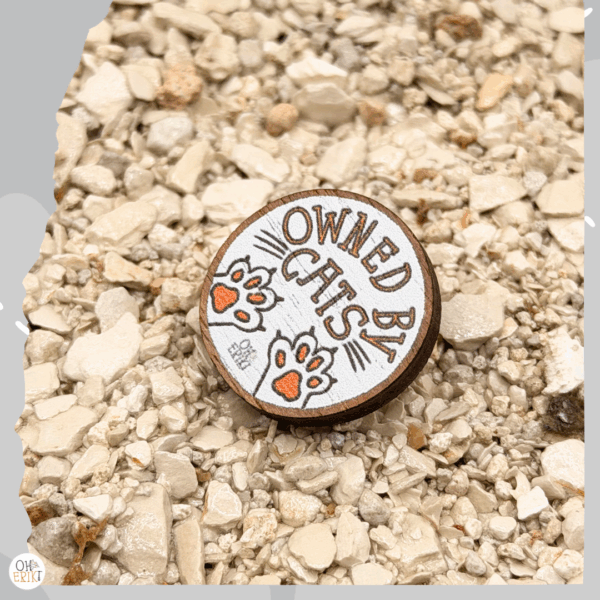 cat-wooden-pin-badge