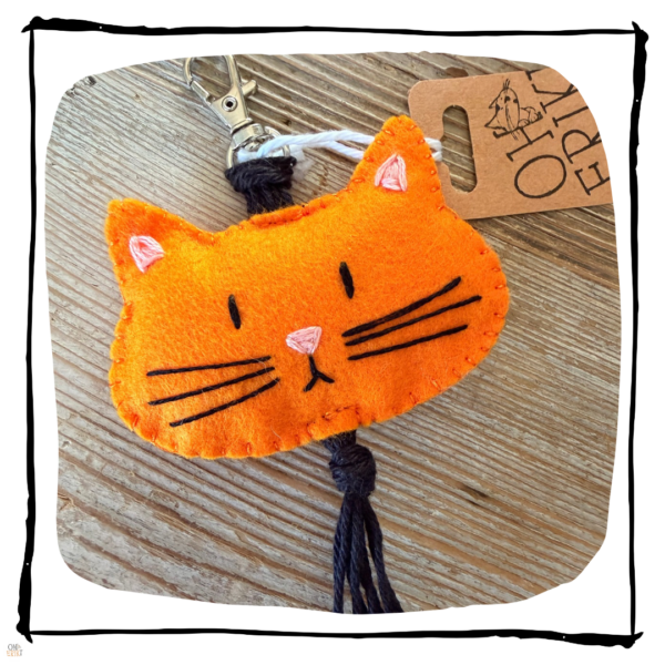felt cat head keyring
